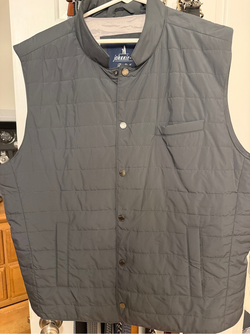 johnnie-O Slate Gray Quilted Snap-Front Vest Top Shelf
